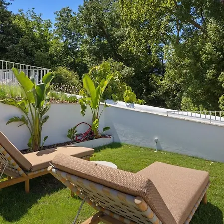 Luxury 1-bedroom Townhouse In Principe Real בית נופש ליסבון