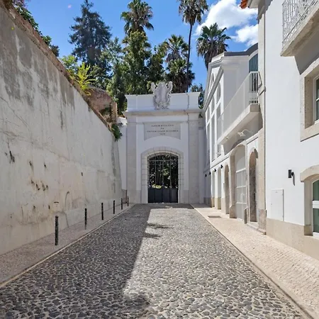 בית נופש Luxury 1-bedroom Townhouse In Principe Real *