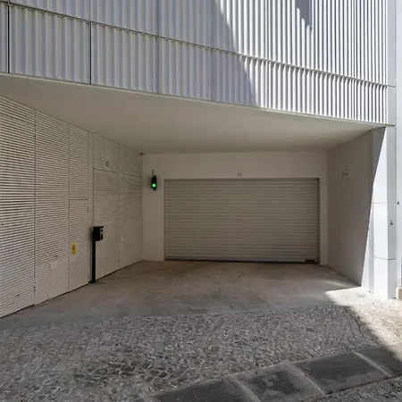 Luxury 1-bedroom Townhouse In Principe Real בית נופש